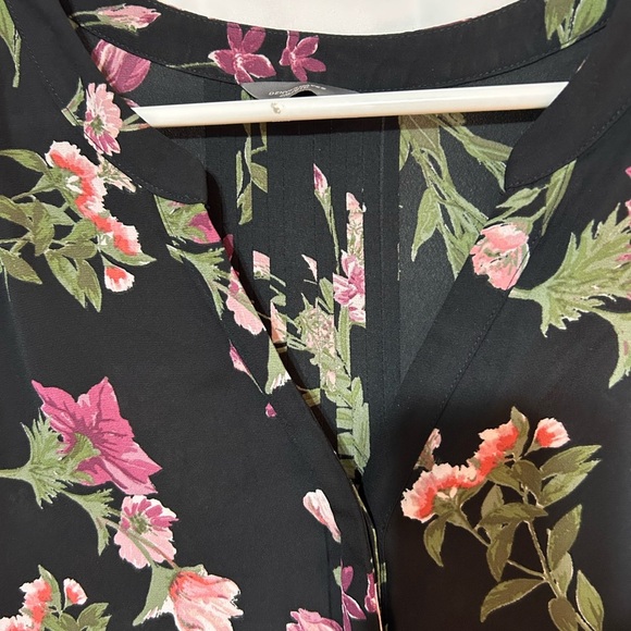 Denver Hayes 2xl Floral Sleeveless Top - Black and Pink- pleating and buttons - Picture 4 of 11